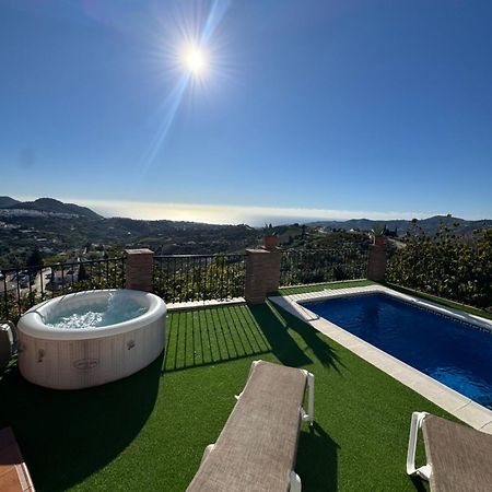 Villa En Frigiliana Con Piscina, Jacuzzi Y Espectaculares Vistas エクステリア 写真