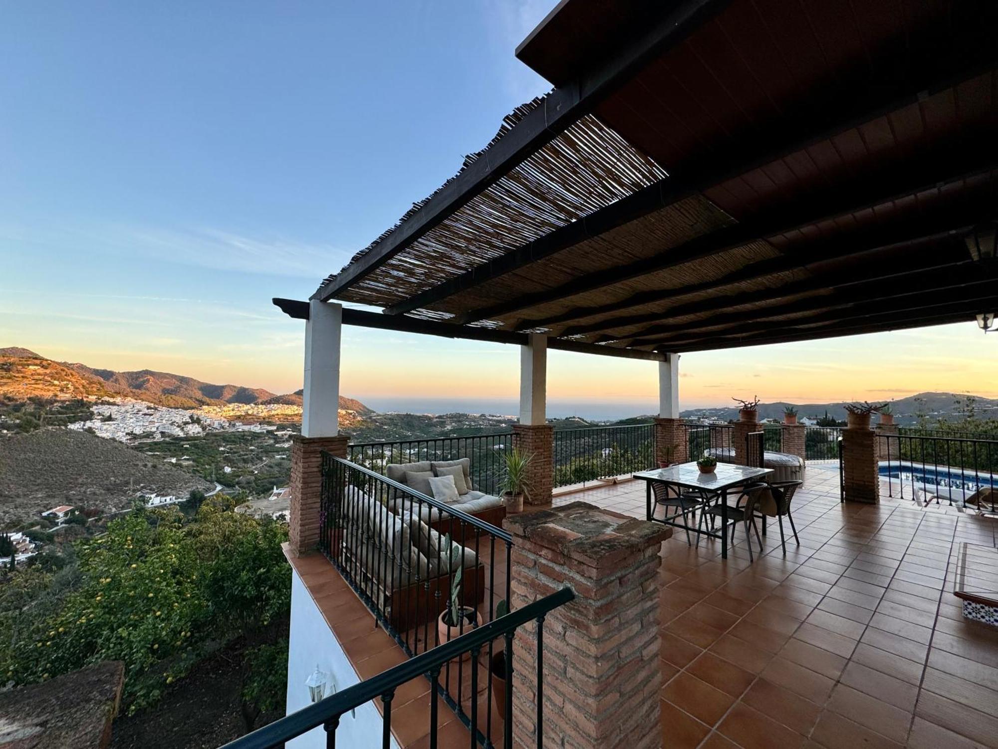 Villa En Frigiliana Con Piscina, Jacuzzi Y Espectaculares Vistas エクステリア 写真