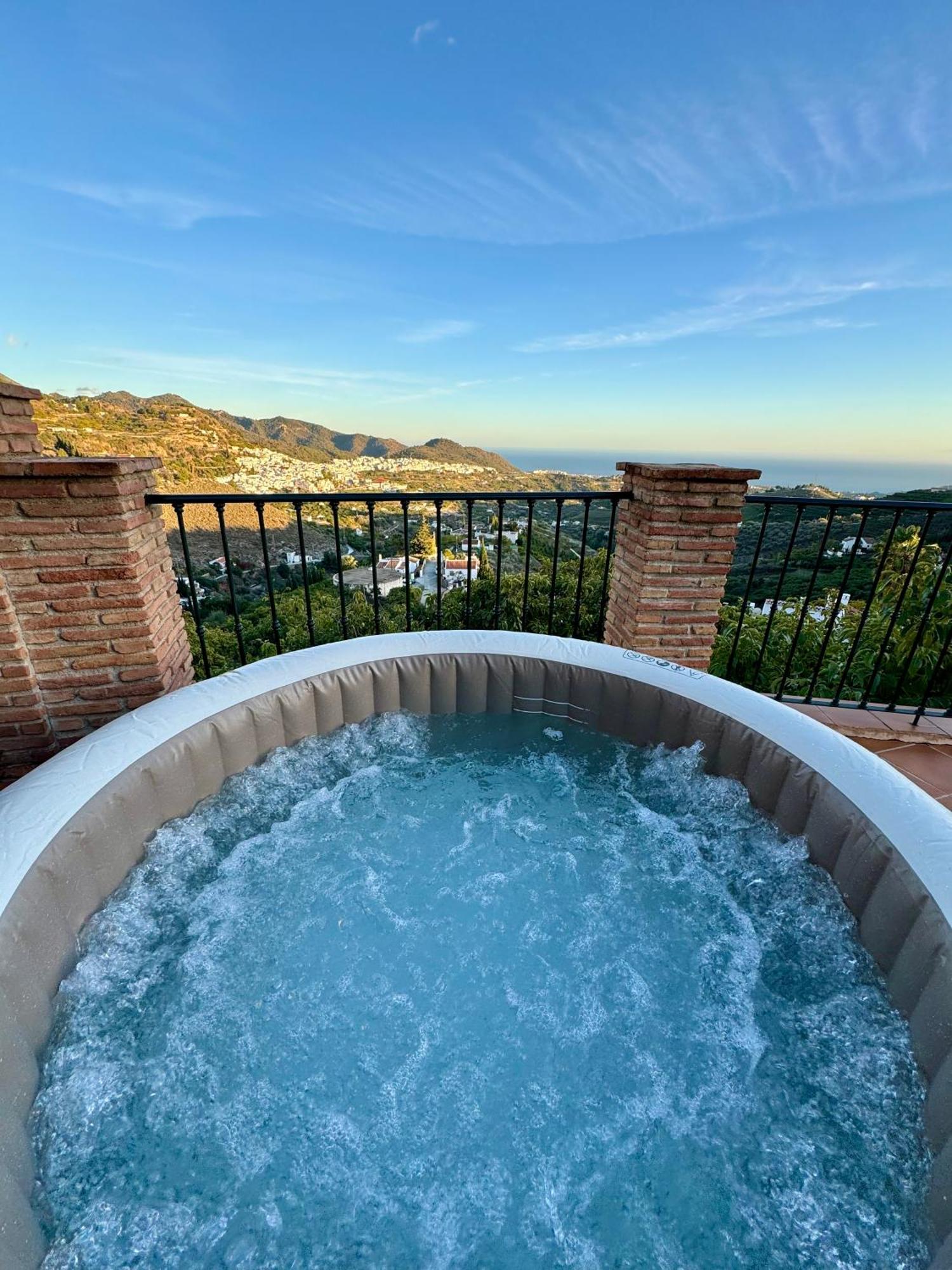 Villa En Frigiliana Con Piscina, Jacuzzi Y Espectaculares Vistas エクステリア 写真