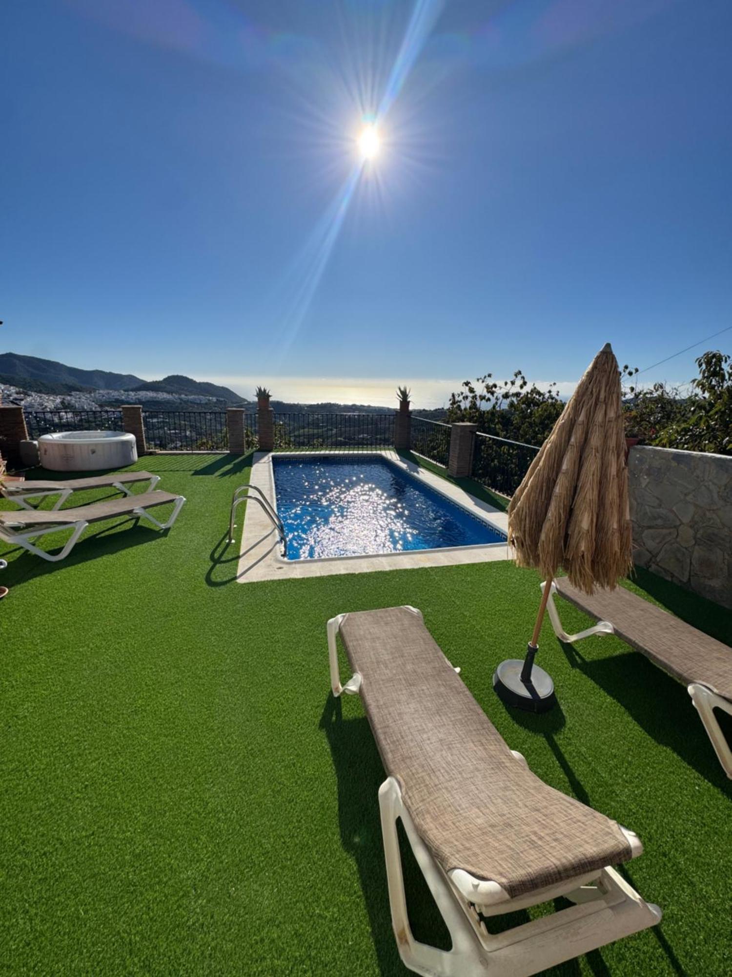 Villa En Frigiliana Con Piscina, Jacuzzi Y Espectaculares Vistas エクステリア 写真