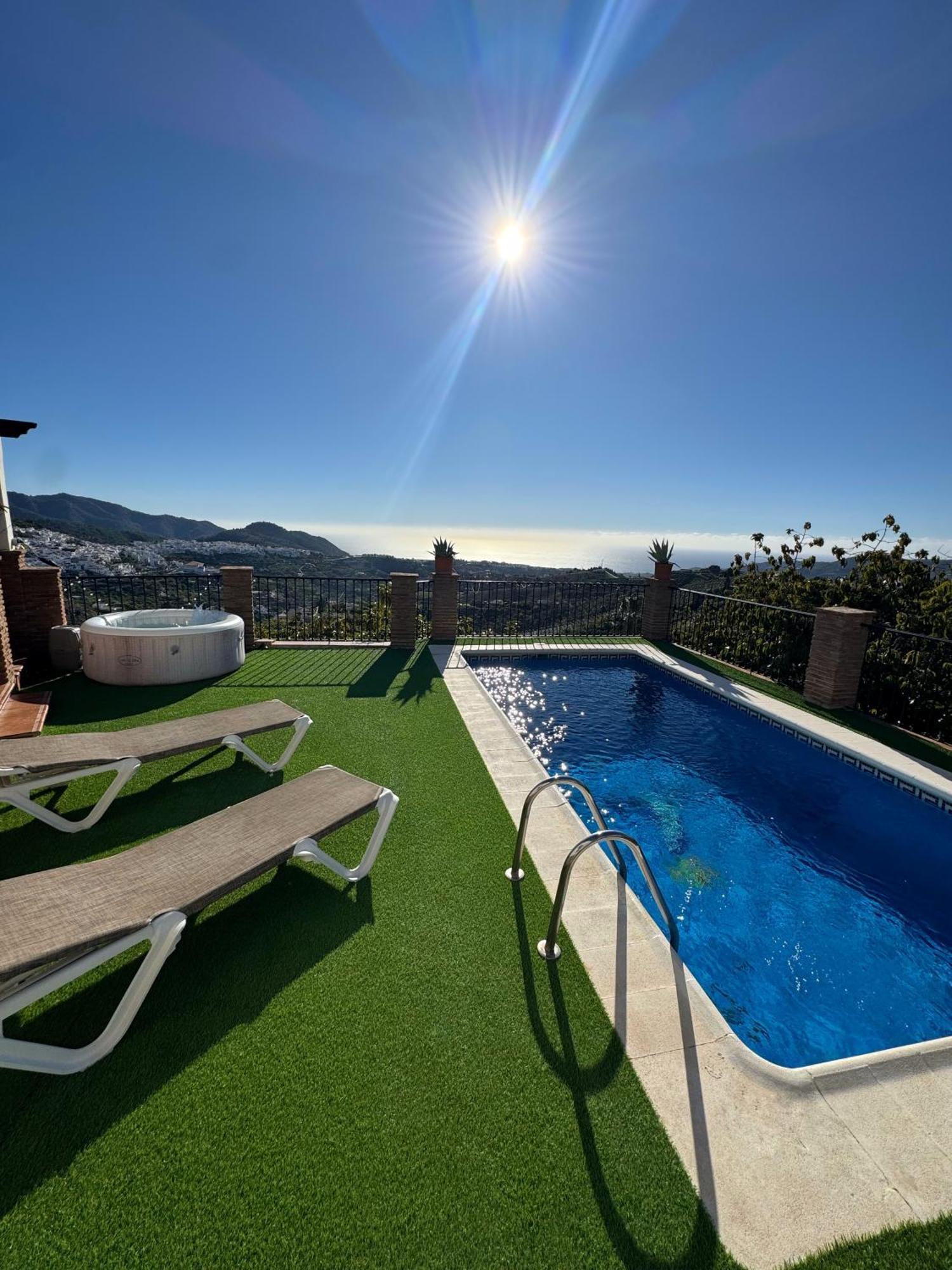 Villa En Frigiliana Con Piscina, Jacuzzi Y Espectaculares Vistas エクステリア 写真